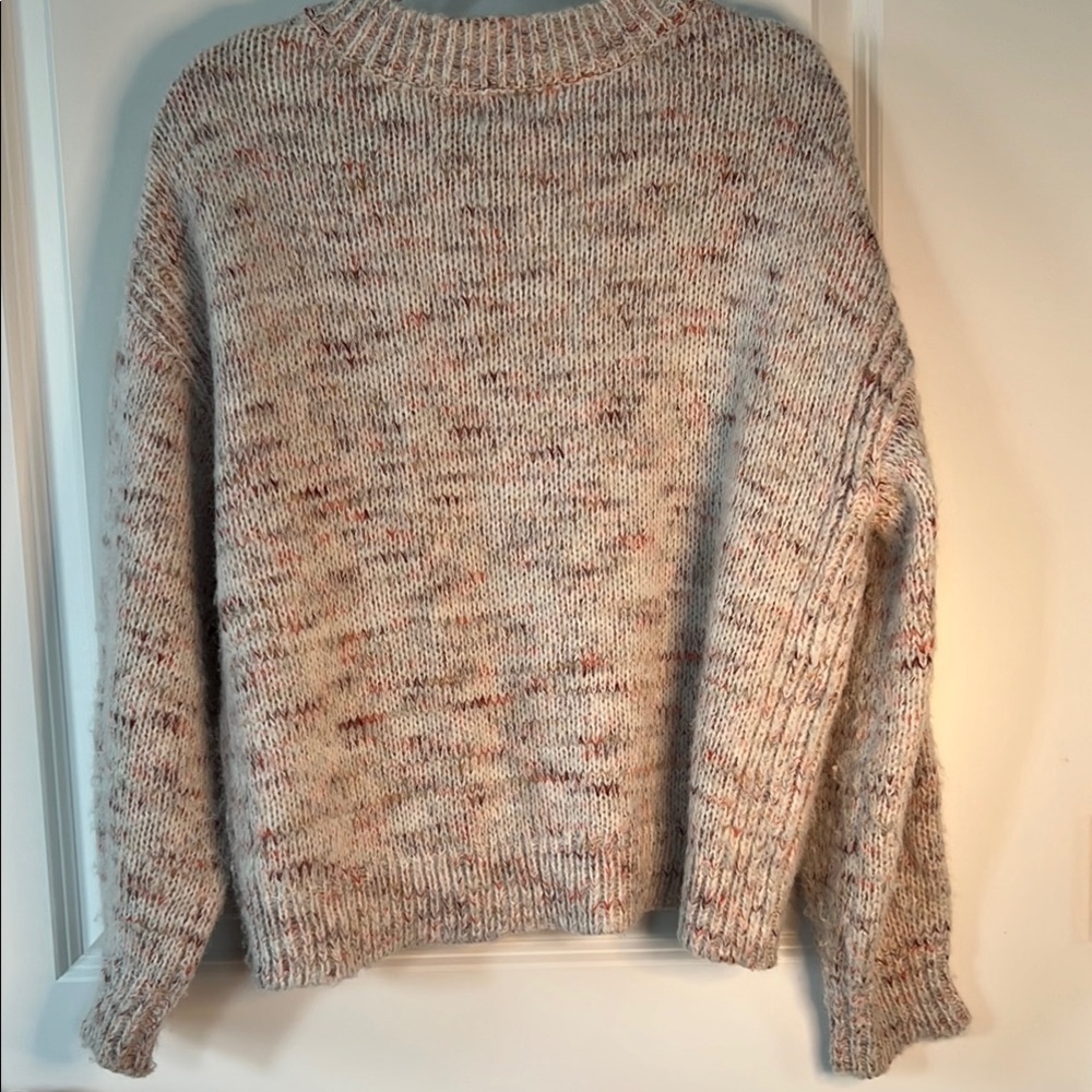 Universal Thread V-Neck Crop Sweater in White and Pink Hues - Picture 6 of 7
